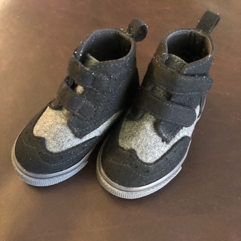 Crazy 8 Toddler size 5 high top sneakers